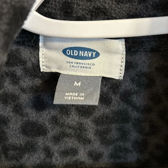 Old navy fleece women’s jacket - Picture 2 of 3